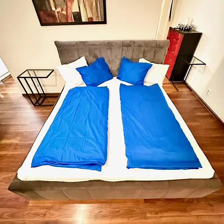 Apartment Unique Main Square Apartment - Ac - Balcony - Coffee Machine - Washer - Kitchen- Parking Available Free Public Or Paid Private For 20 Euro Per Stay Please Read Our Emails Poprad